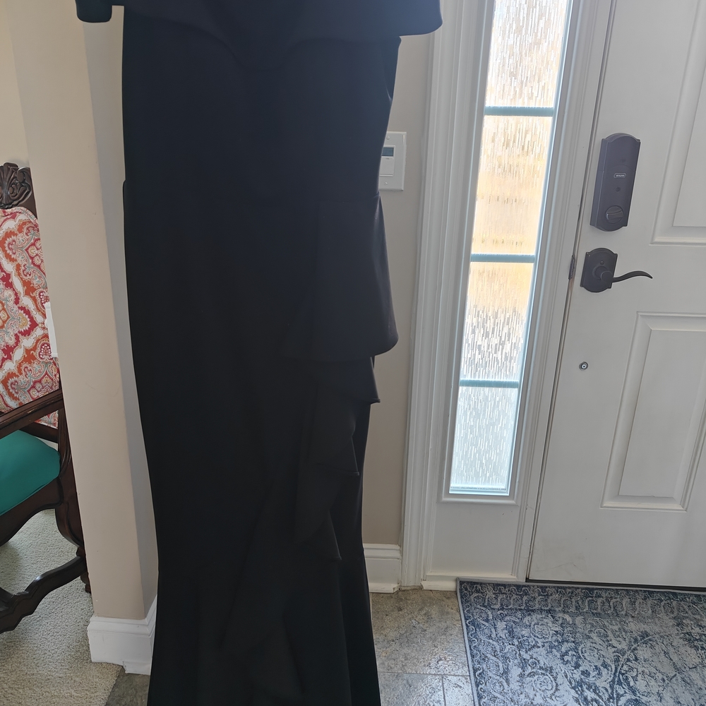Betsy & Adam Ruffle Black Dress. - Picture 16 of 16